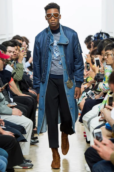 Look 18